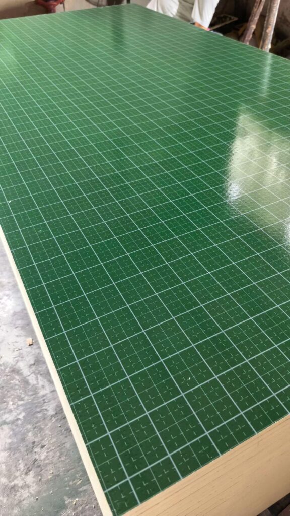 Green PP Film Faced Plywood